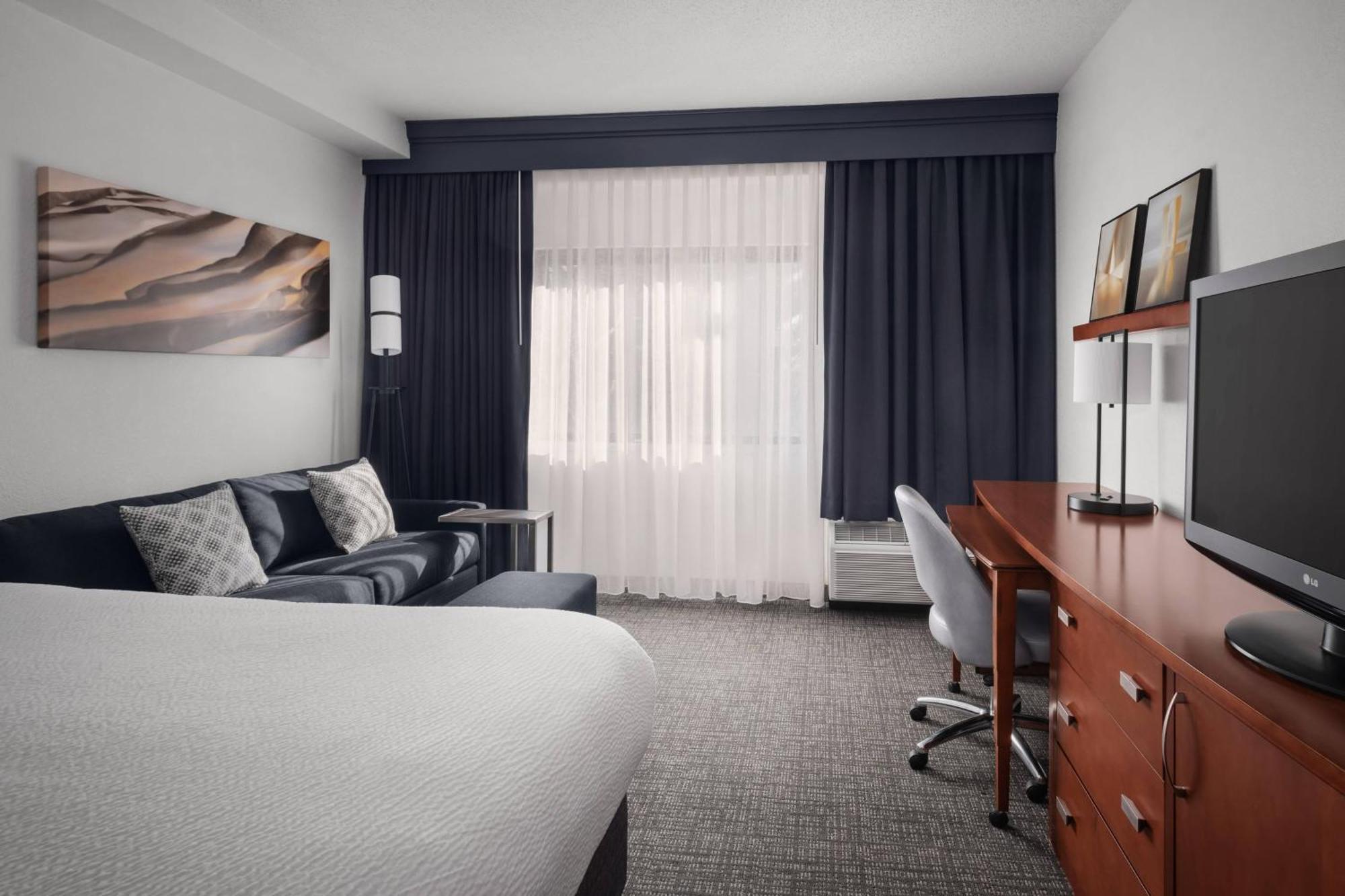 Courtyard By Marriott Роквилл Экстерьер фото