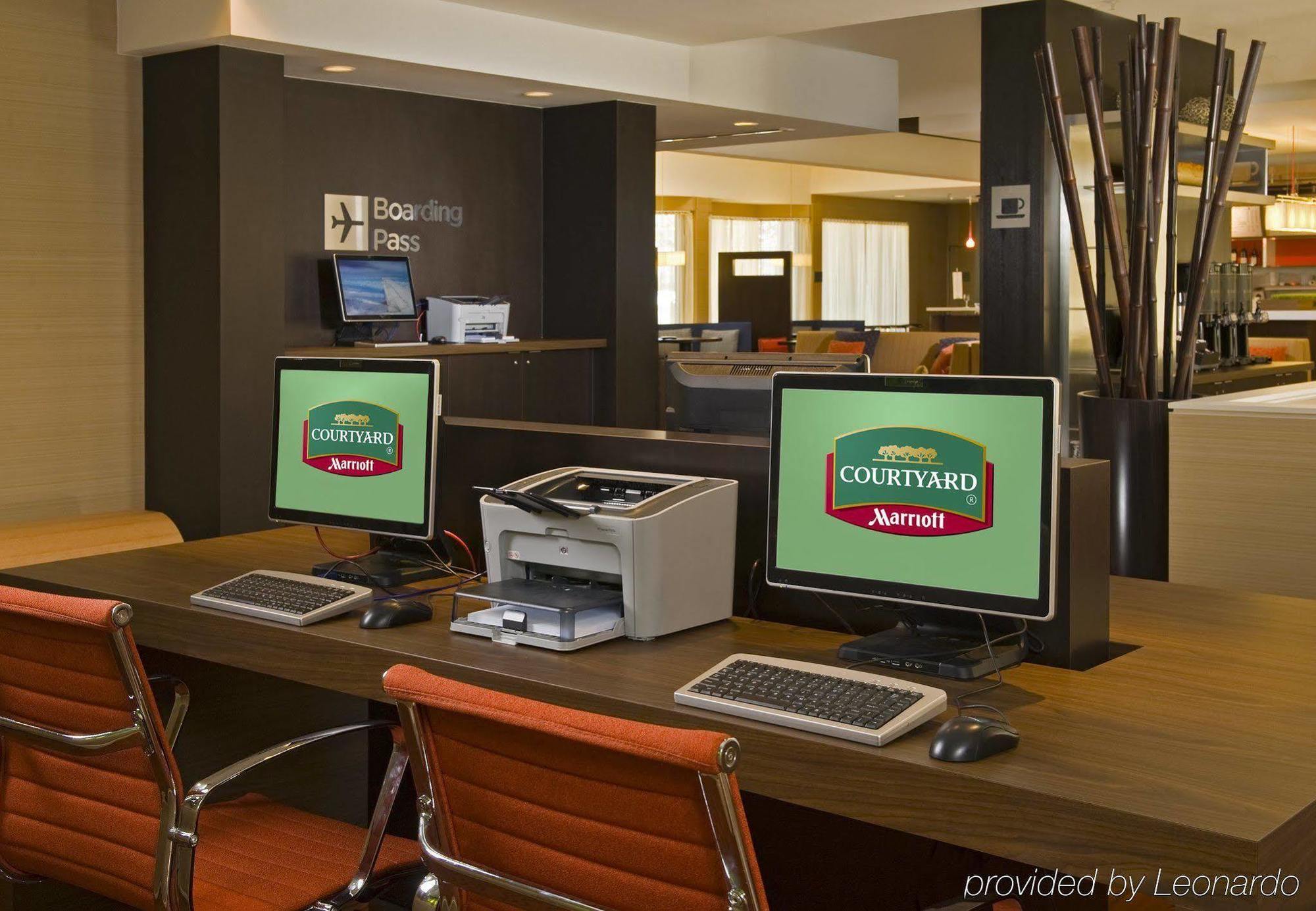 Courtyard By Marriott Роквилл Экстерьер фото